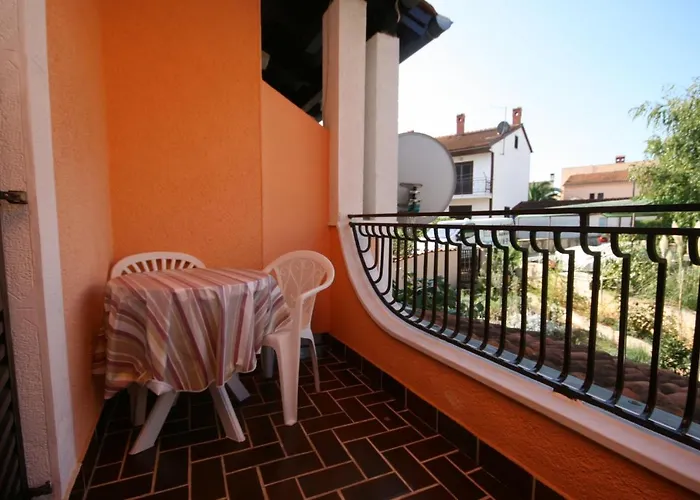 아파트 With Wifi Vrsar, Porec - 6946