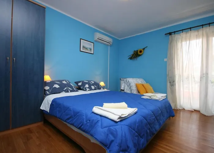 아파트 With Wifi Vrsar, Porec - 6946